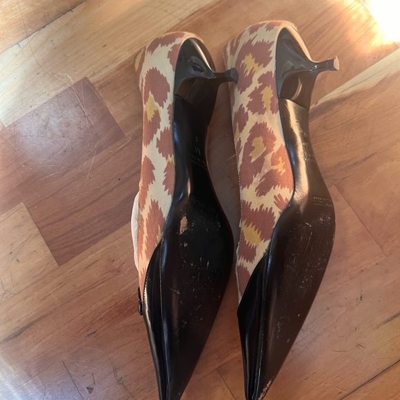 Marc Jacobs kitten heels in a size 8 - Picture 3 of 7